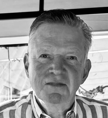 Blev medlem: 2012.<br />
<br />
Yrke: pensionerad överste.<br />
Fd stallmästare vid HMK Hovstall<br />
Försvarsattaché i Australien och Nya Zealand 1997-2000<br />
<br />
Språk: Engelska och tyska<br />
<br />
Intressen : ridsport och historia<br />
<br />
E-post: larsolof.k.nilsson@gmail.com<br />
<br />
Tel: 070 6116171